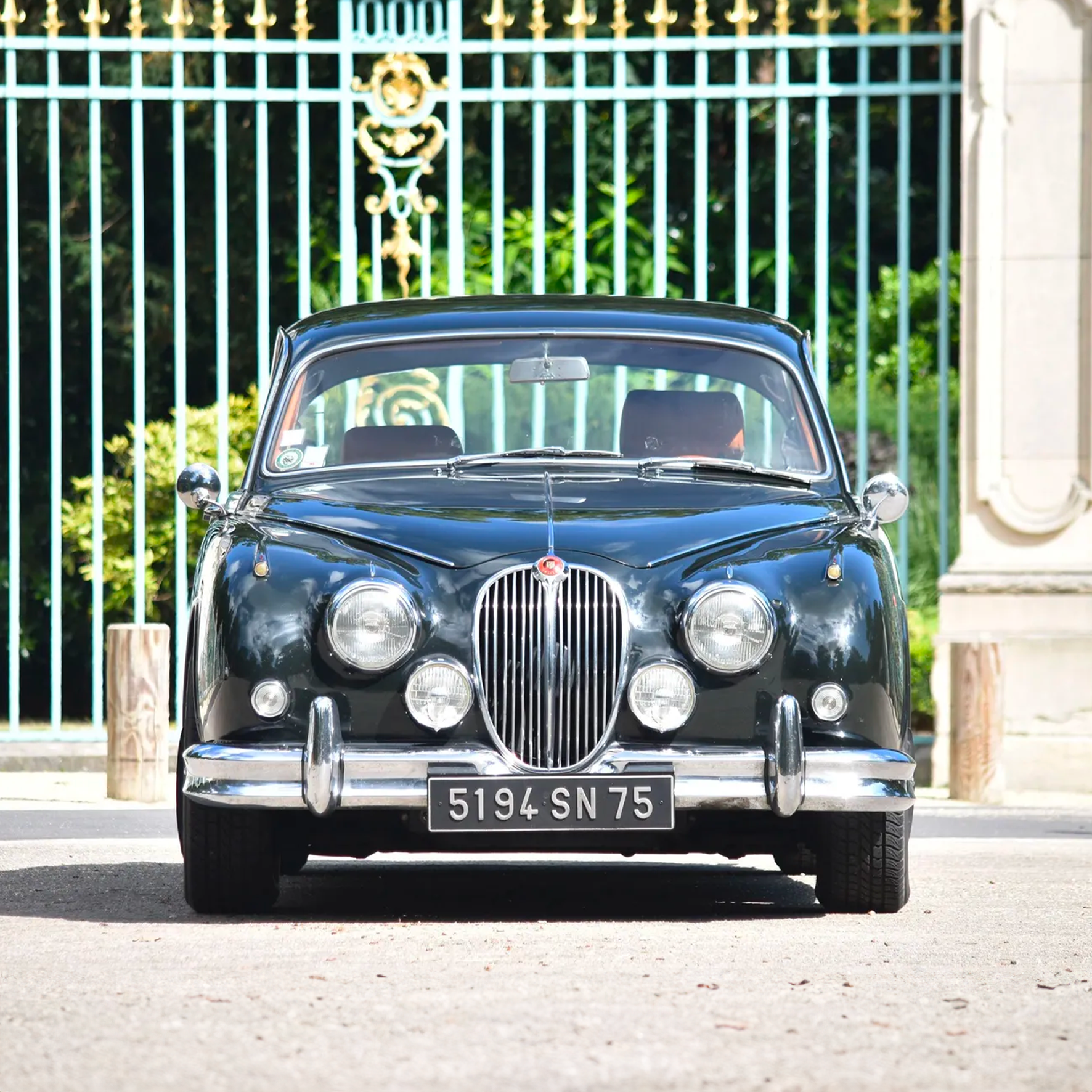 Artcurial "Automobiles sur les Champs" 2023 - Jaguar MK II 1966